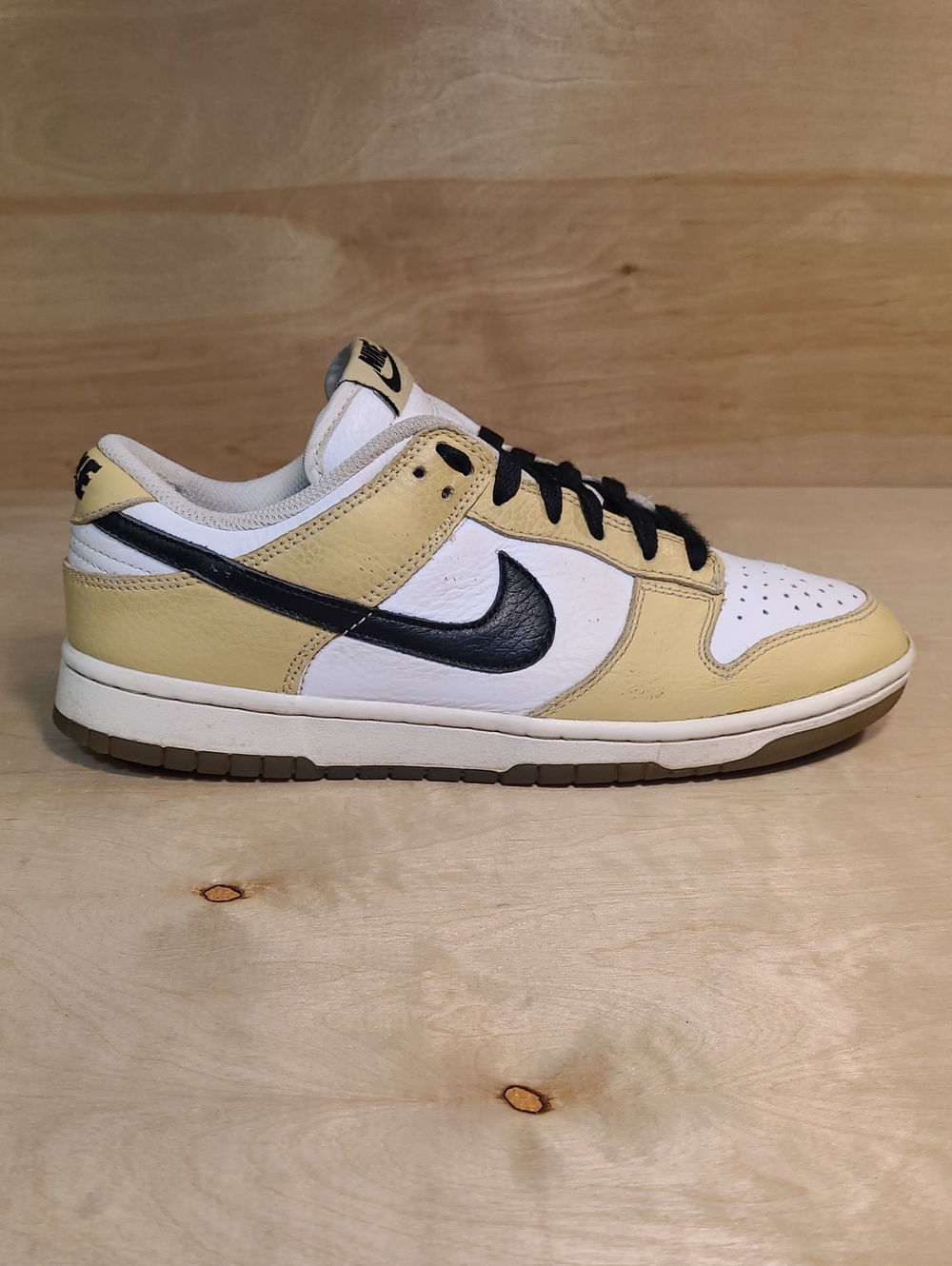 Nike Dunk Low Tan Black White Gummy Bottoms Mens Size 8